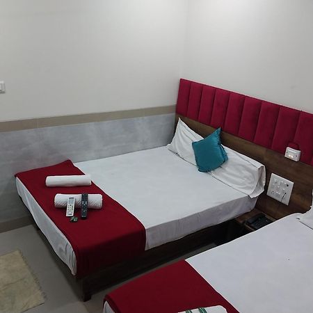 Hotel New Balaji Residency Mumbai Bagian luar foto