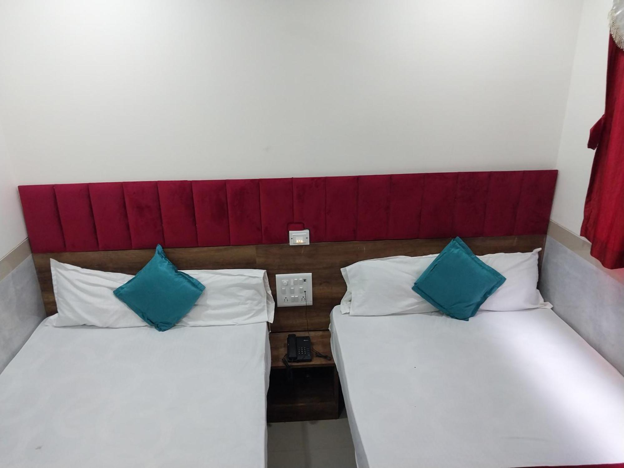 Hotel New Balaji Residency Mumbai Bagian luar foto