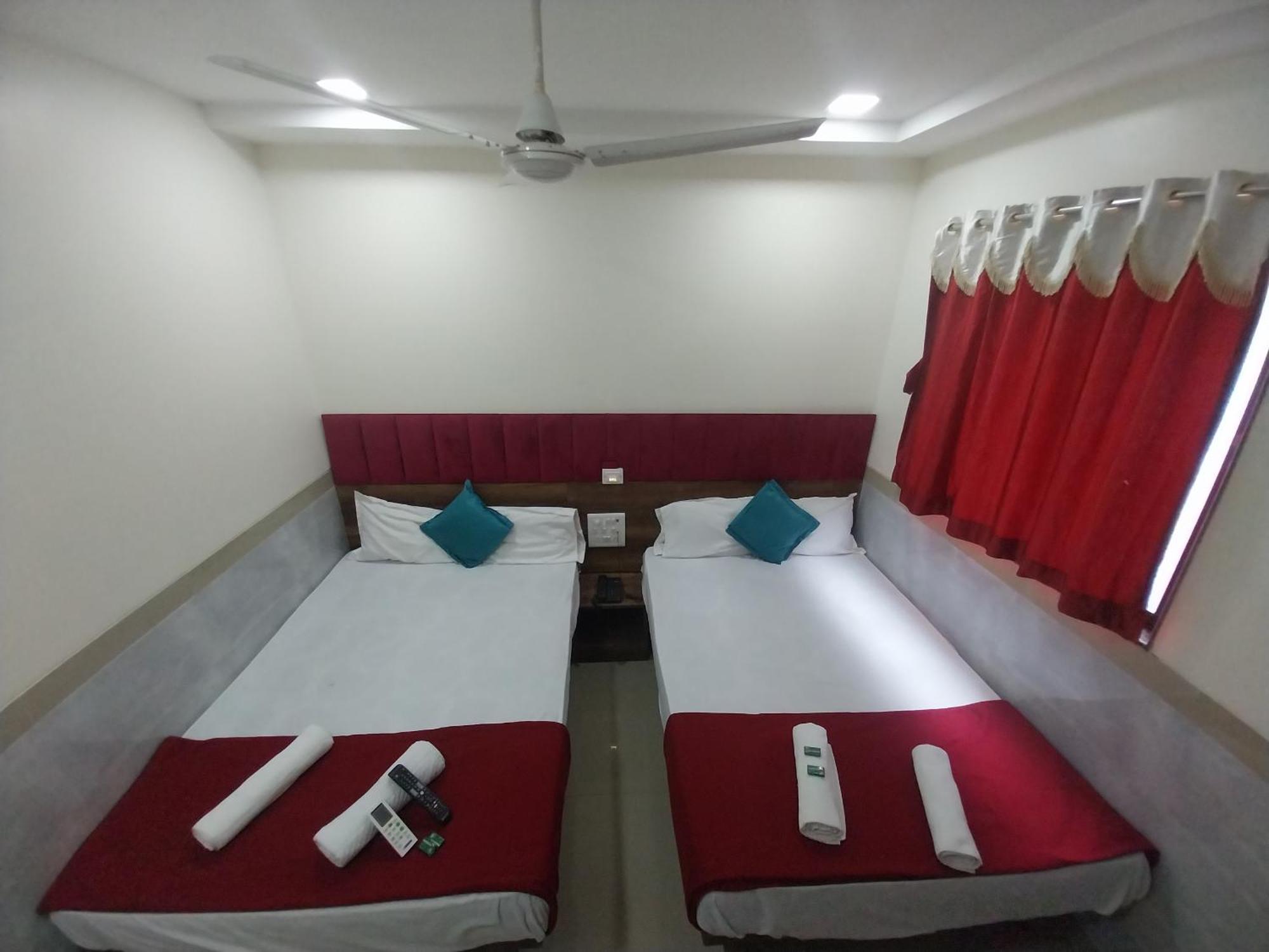 Hotel New Balaji Residency Mumbai Bagian luar foto