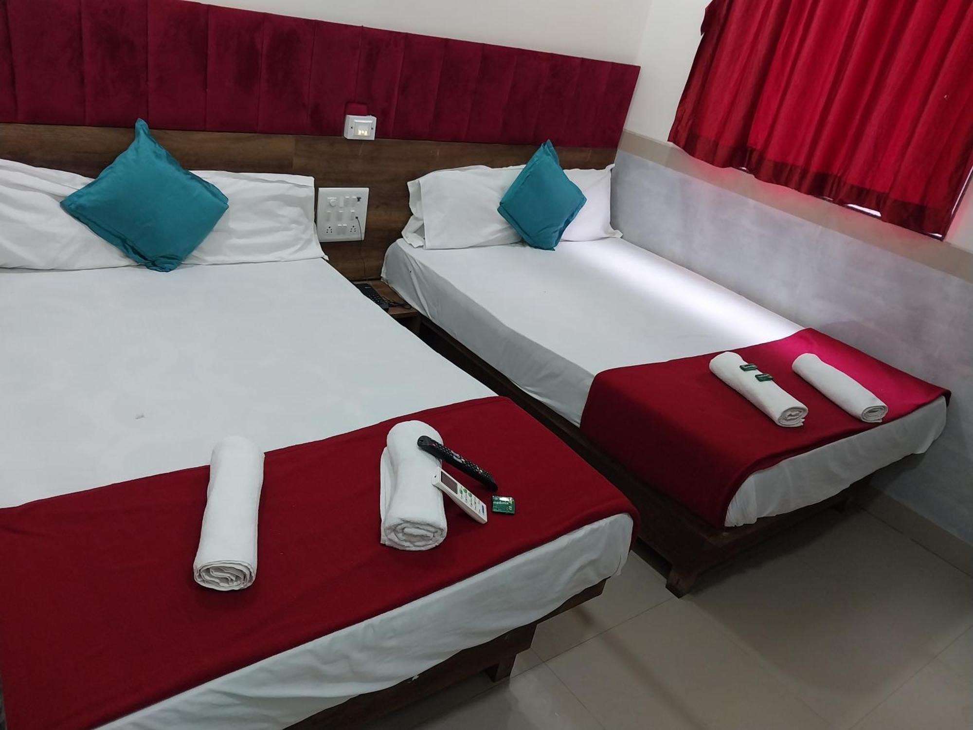Hotel New Balaji Residency Mumbai Bagian luar foto