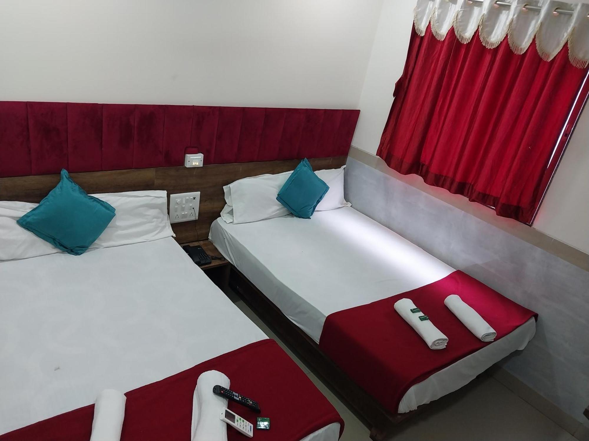 Hotel New Balaji Residency Mumbai Bagian luar foto
