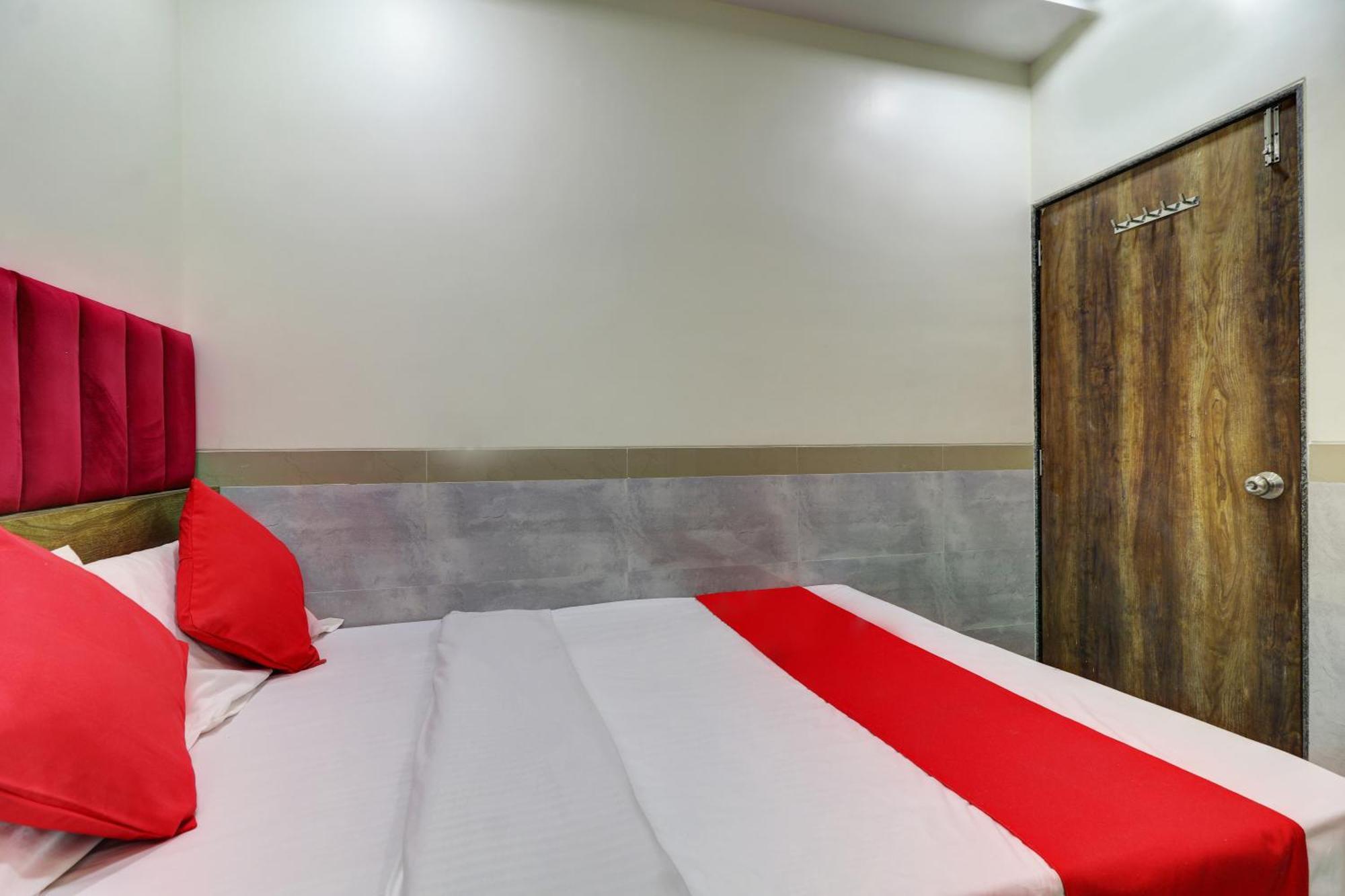 Hotel New Balaji Residency Mumbai Bagian luar foto