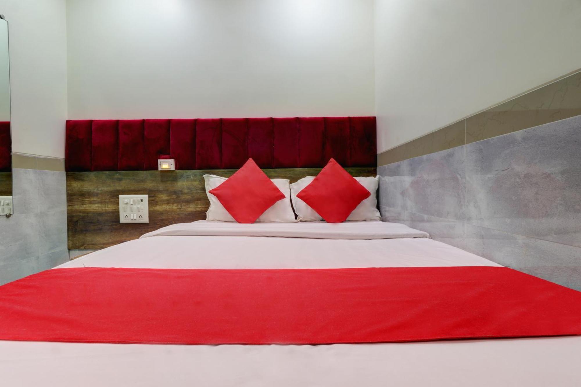 Hotel New Balaji Residency Mumbai Bagian luar foto