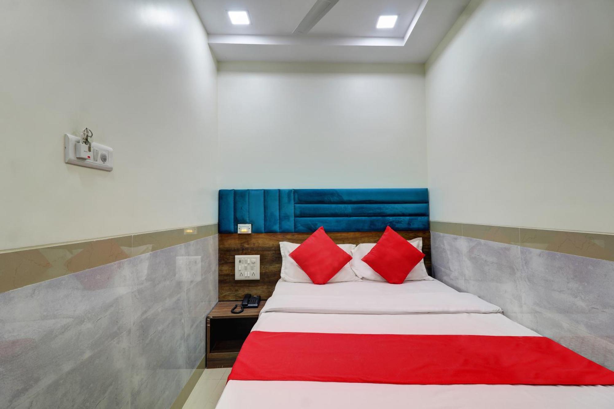 Hotel New Balaji Residency Mumbai Bagian luar foto